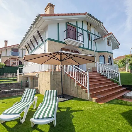 Laly Close To The Vila Santiuste