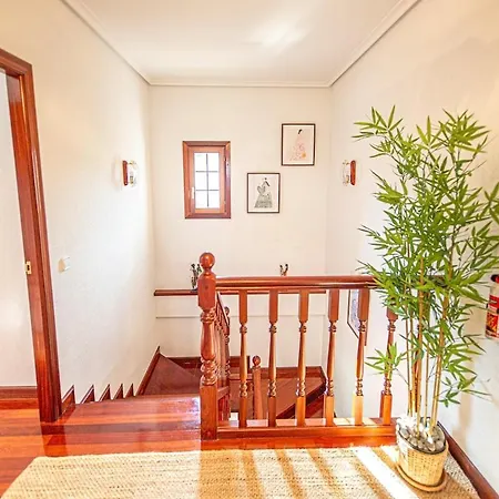 Vila Laly Close To The Santiuste